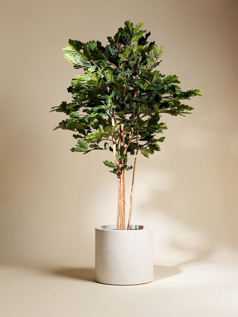 Kunst eikenboom ISABELLE 210cm gestyled in een lichte woonkamer
